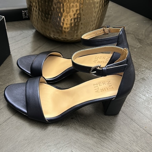 Naturalizer Women's Vera Dress Sandal (WIDE) - Picture 5 of 10